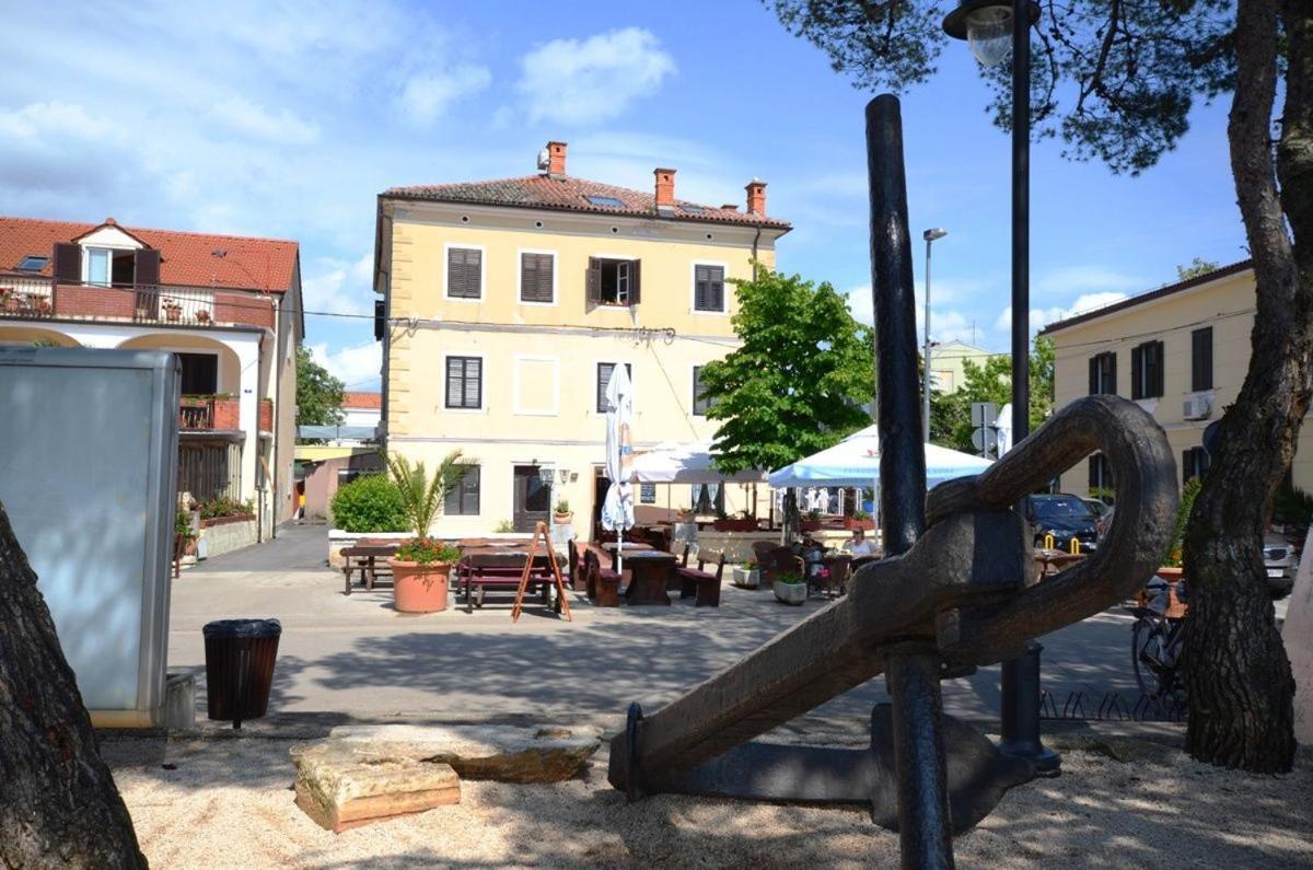 Apartments Radomir Fazana Exterior photo